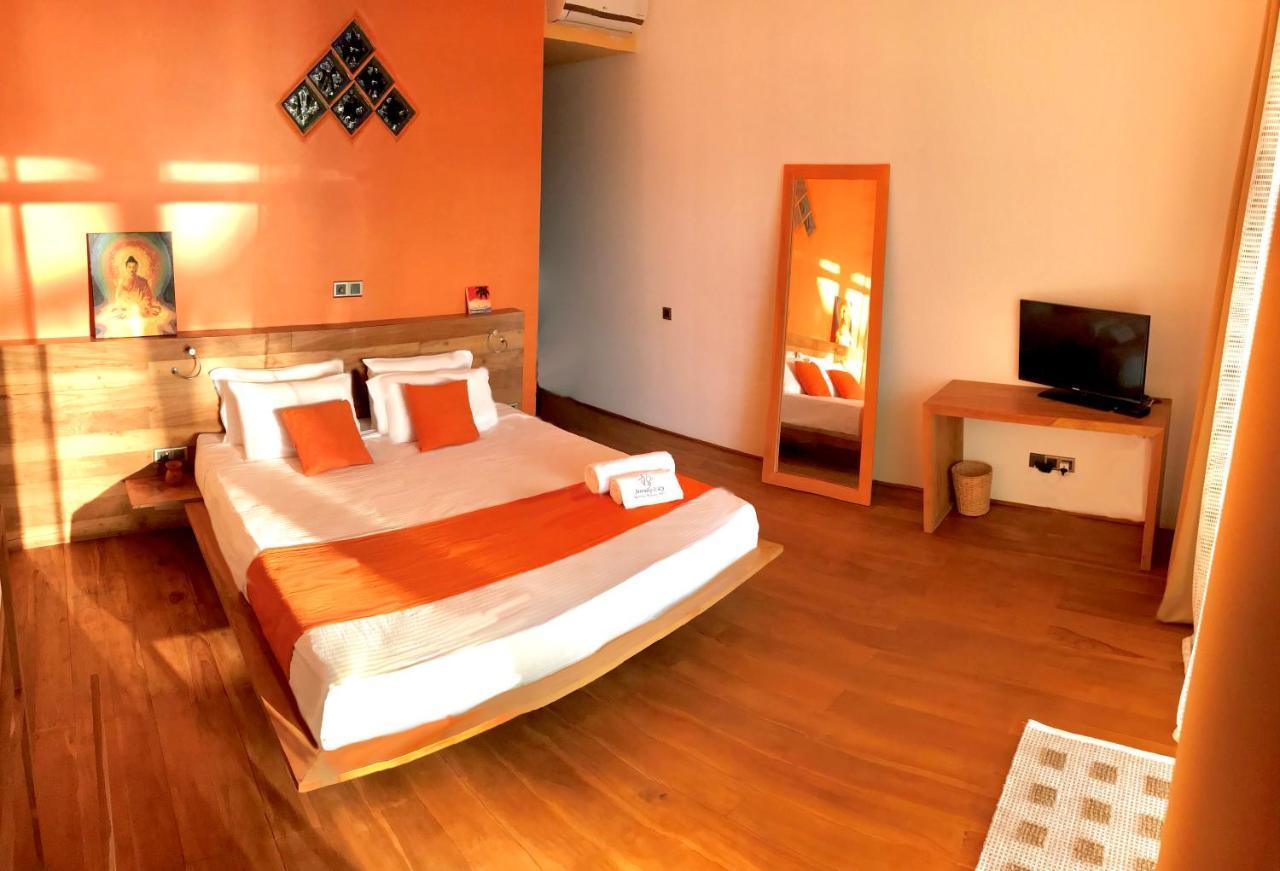 Serendipitaly Ayurveda Boutique Hotel ฮิกคาดูวา ภายนอก รูปภาพ