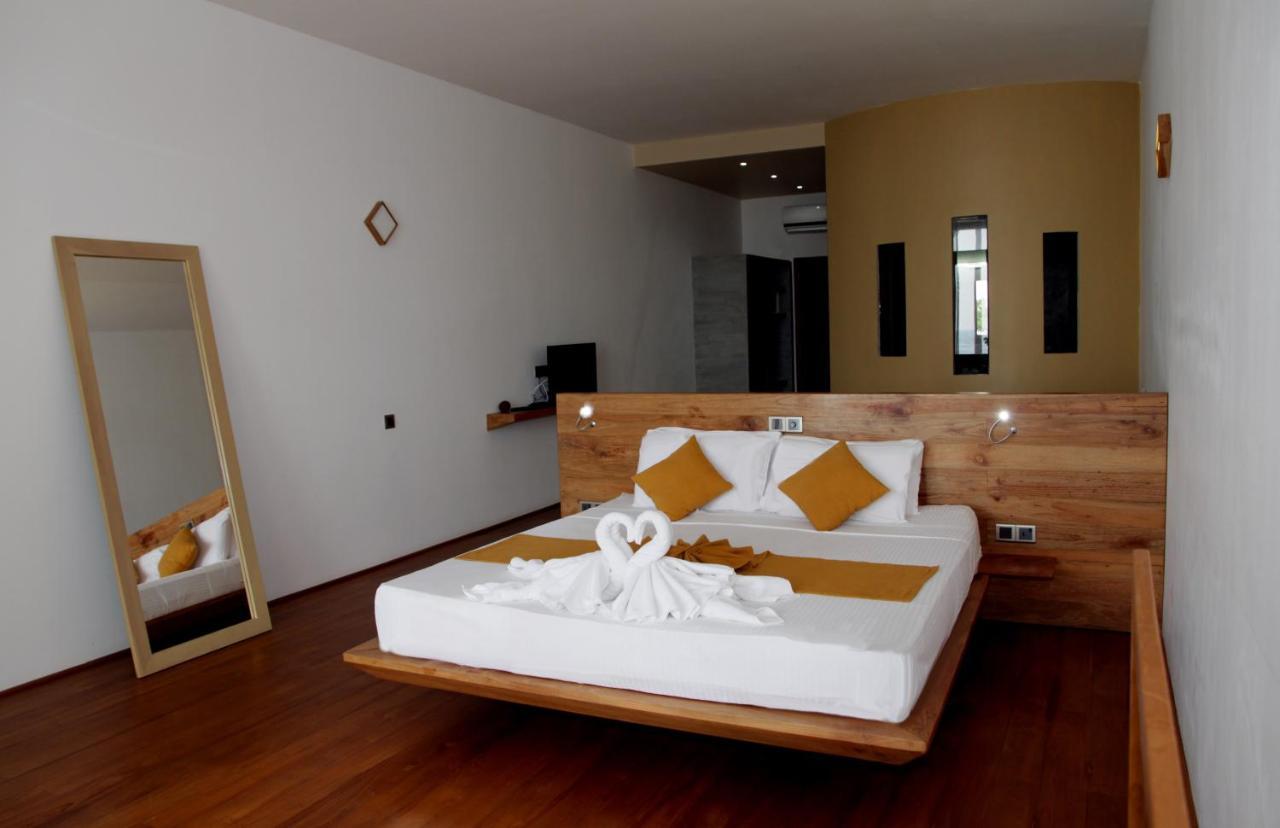 Serendipitaly Ayurveda Boutique Hotel ฮิกคาดูวา ภายนอก รูปภาพ